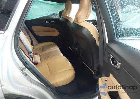 2020 Volvo Xc60 T5 Momentum из США, поврежденный, VIN YV4102DK7L1601901